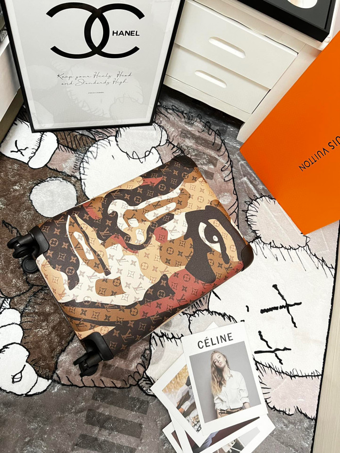 Louis Vuitton HORIZON Leather Printed Luggage #nigo21865