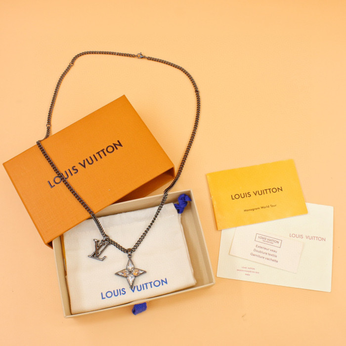 Louis Vuitton Flower Cut Bright Diamond Chain Necklace #nigo96322