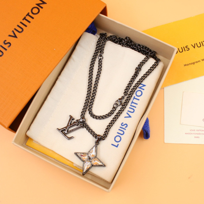 Louis Vuitton Flower Cut Bright Diamond Chain Necklace #nigo96322