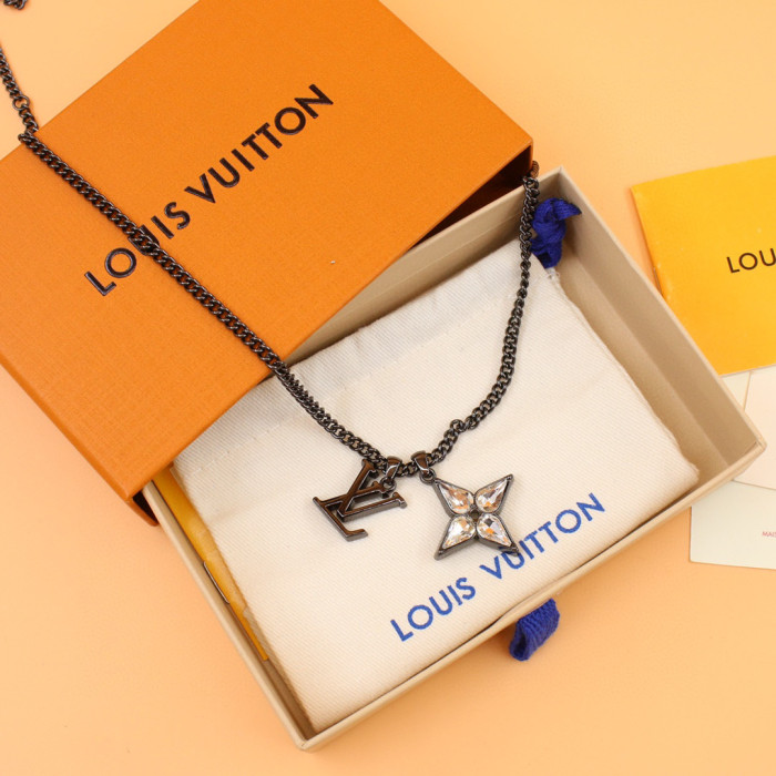 Louis Vuitton Flower Cut Bright Diamond Chain Necklace #nigo96322