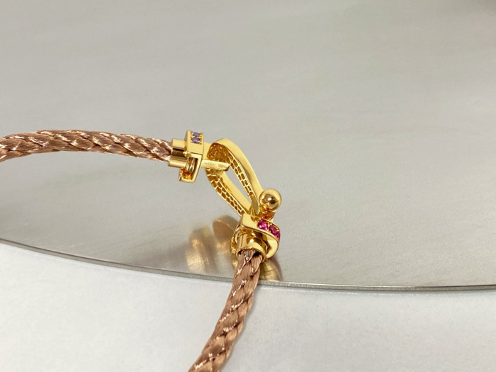 Fred Horseshoe Buckle Bracelet Jewelery #nigo96537