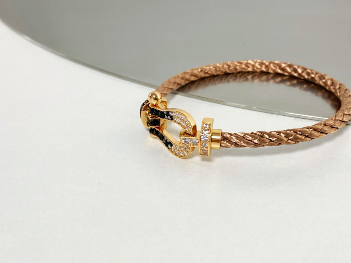 Fred Horseshoe Buckle Bracelet Jewelery #nigo96537