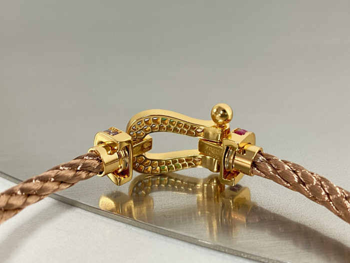 Fred Horseshoe Buckle Bracelet Jewelery #nigo96537