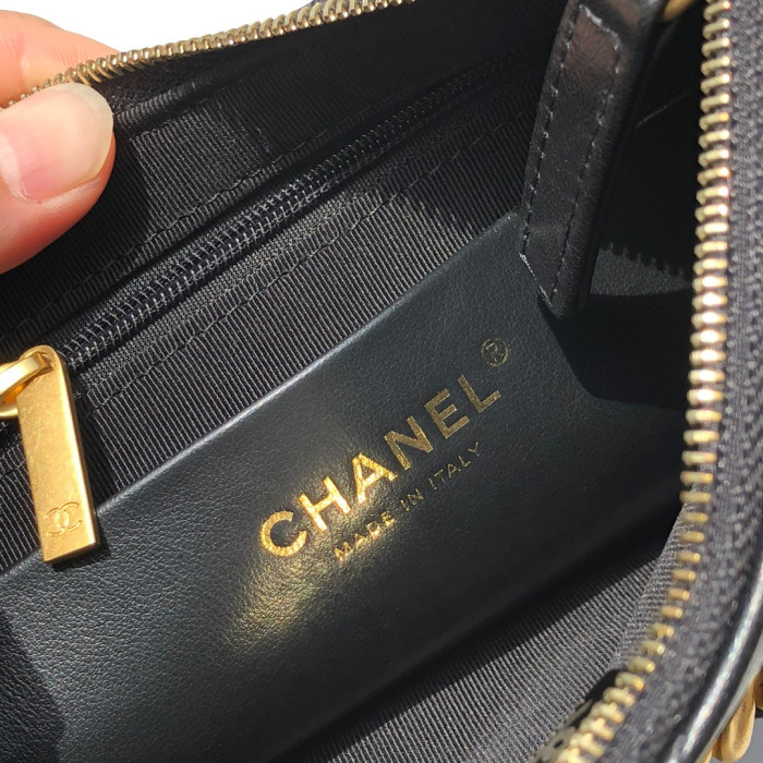 Chanel Black Leather Chain Diagonal Bag #nigo21913