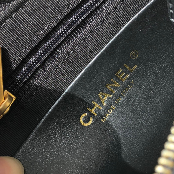 Chanel Black Leather Chain Diagonal Bag #nigo21913