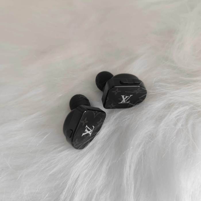 LOUIS VUITTON Electronic Bluetooth earphones（45）