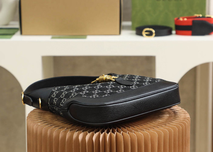 Gucci Leather Carrying Large Capacity Underarm Bag #nigo21962