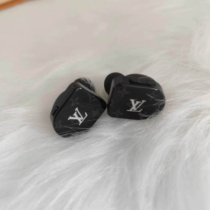 LOUIS VUITTON Electronic Bluetooth earphones（45）