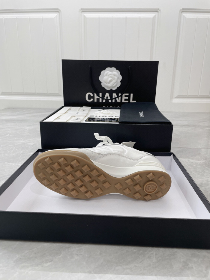 Chanel Women's Low Top Leather Sneakers Shoes #nigo96619
