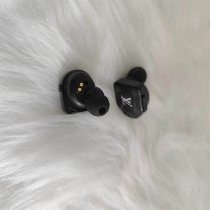 LOUIS VUITTON Electronic Bluetooth earphones（45）
