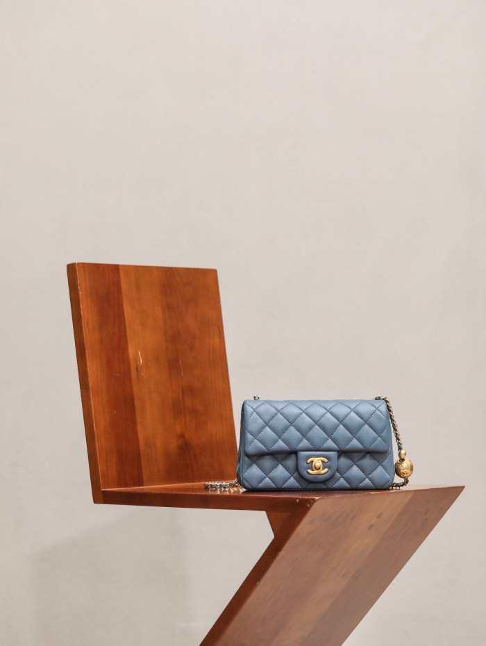 Chanel Diamond Chain Diagonal Span Bag #nigo21968