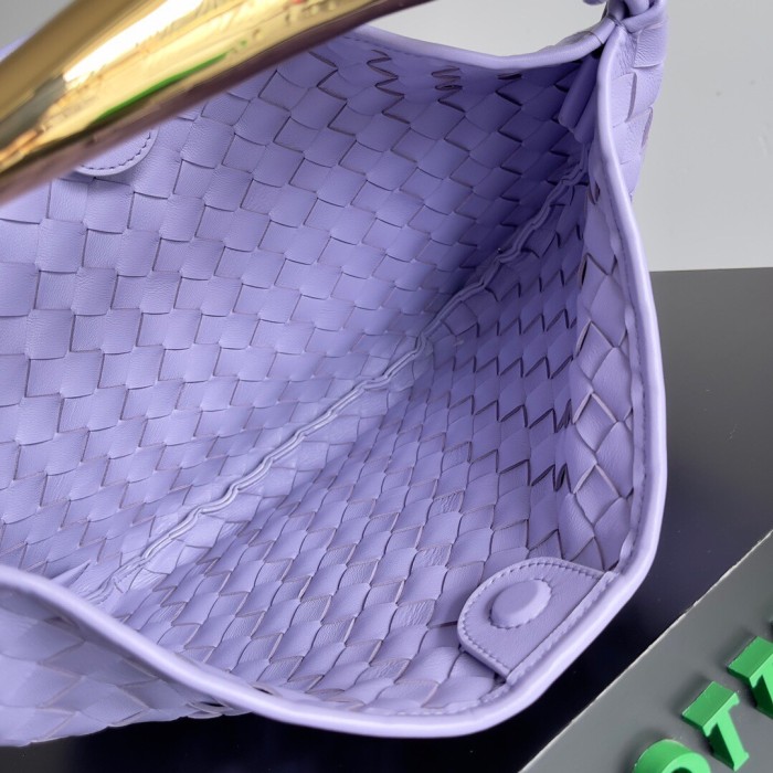Bottega Veneta Leather Woven Hand Bag #nigo21992
