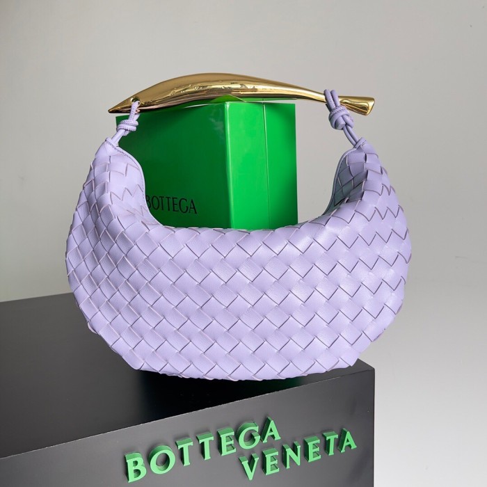 Bottega Veneta Leather Woven Hand Bag #nigo21992