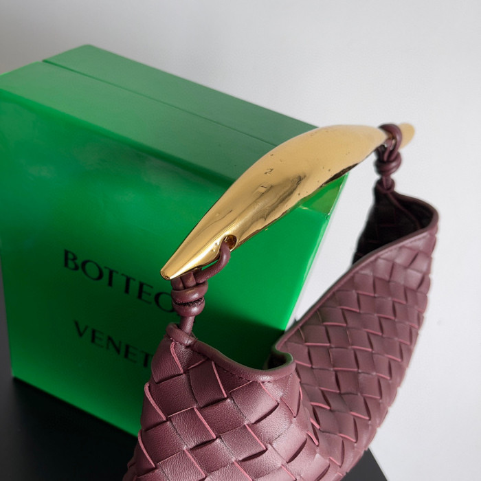 Bottega Veneta Leather Woven Hand Bag #nigo21992
