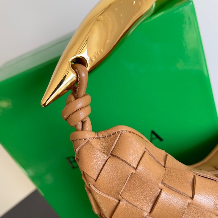 Bottega Veneta Leather Woven Hand Bag #nigo21992