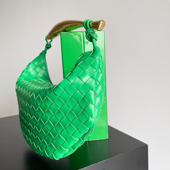 Bottega Veneta Leather Woven Hand Bag #nigo21992