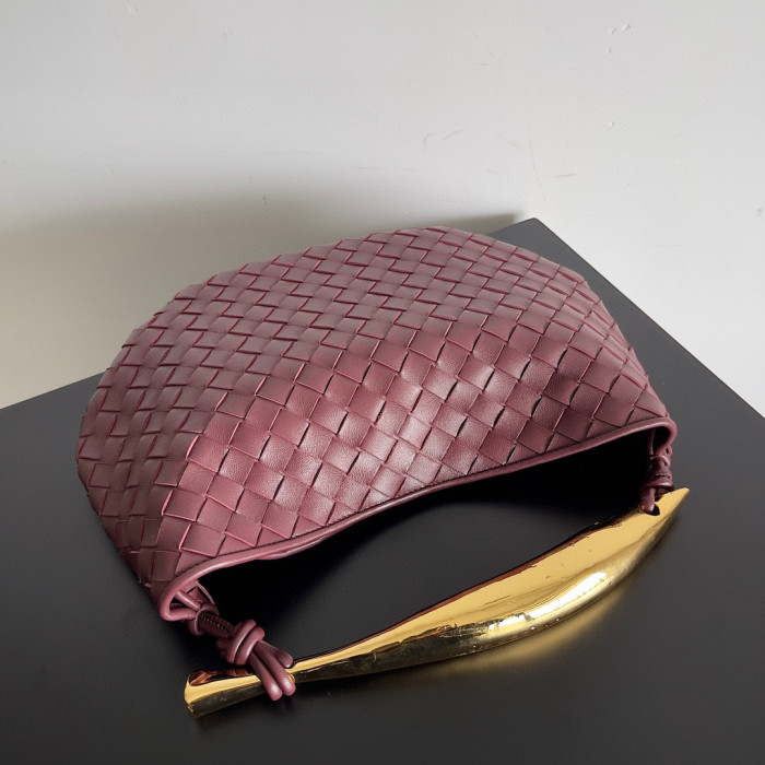 Bottega Veneta Leather Woven Hand Bag #nigo21992