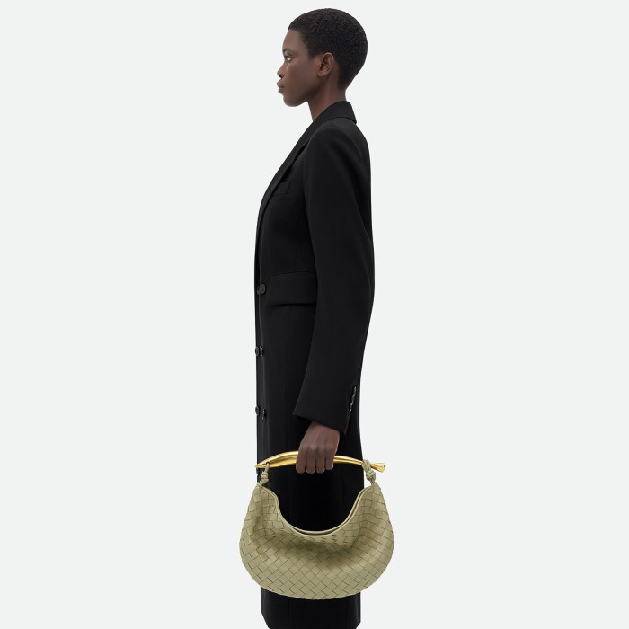 Bottega Veneta Leather Woven Hand Bag #nigo21992