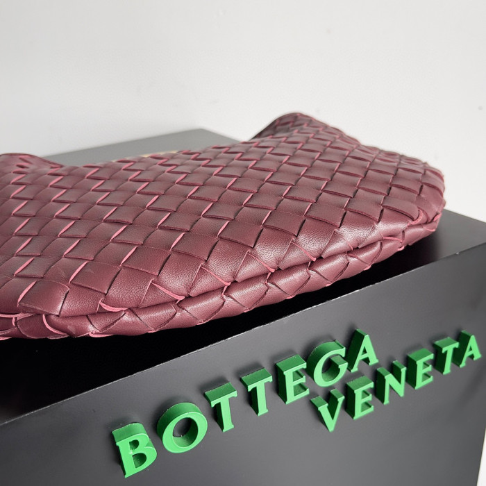 Bottega Veneta Leather Woven Hand Bag #nigo21992