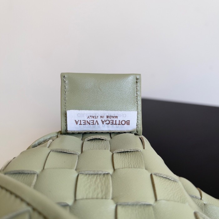 Bottega Veneta Leather Woven Hand Bag #nigo21992