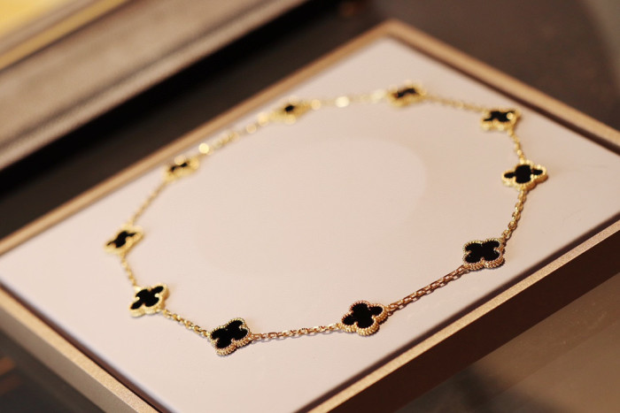 Van Cleef & Arpels Vintage Alhambra Necklace Jewelry #nigo96695