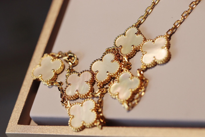 Van Cleef & Arpels Vintage Alhambra Necklace Jewelry #nigo96695