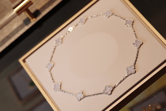 Van Cleef & Arpels Vintage Alhambra Necklace Jewelry #nigo96695