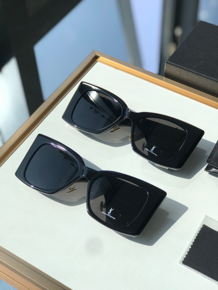 SAINT LAURENT Black Square Sunglasses Glasses #nigo96756