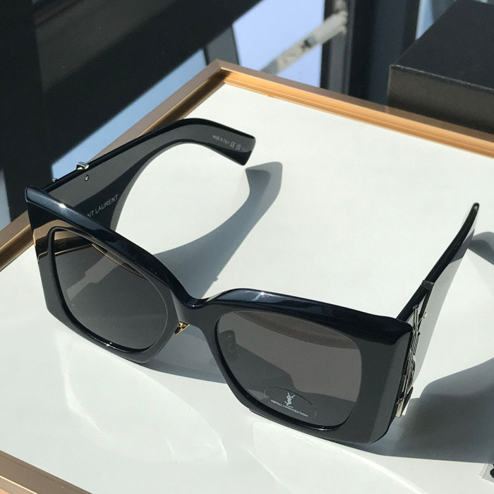 SAINT LAURENT Black Square Sunglasses Glasses #nigo96756