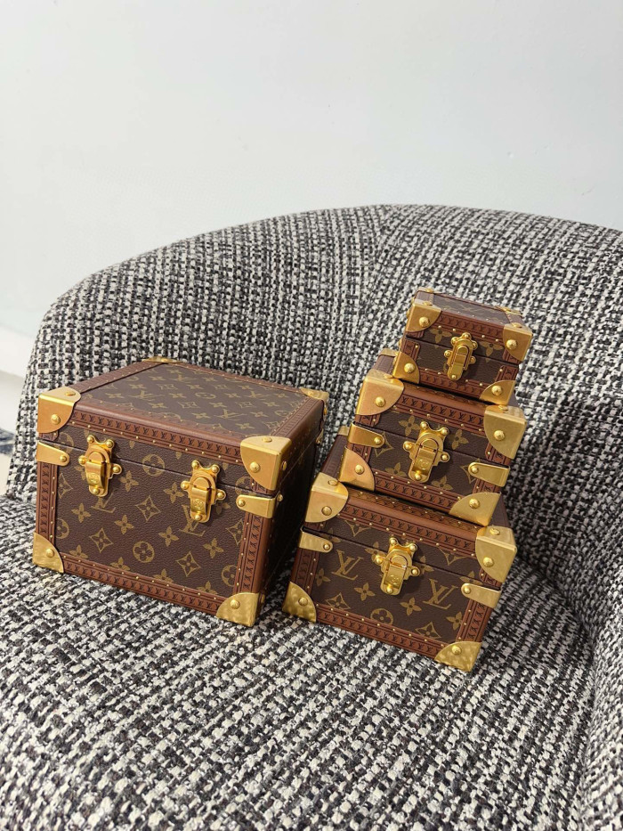 Louis Vuitton Metal Clad Corner Hard Case Set of 4 Bag #nigo96762