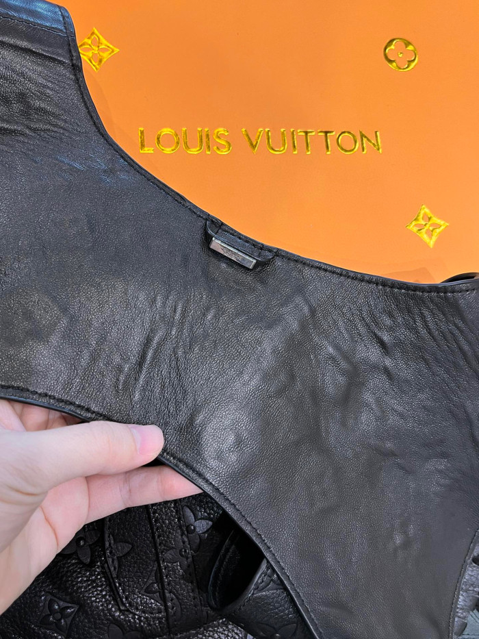 Louis Vuitton Leather Printed Vest With Accessories #nigo22172