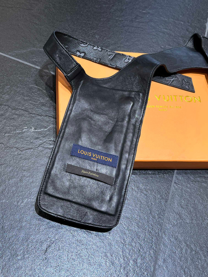 Louis Vuitton Leather Printed Vest With Accessories #nigo22172
