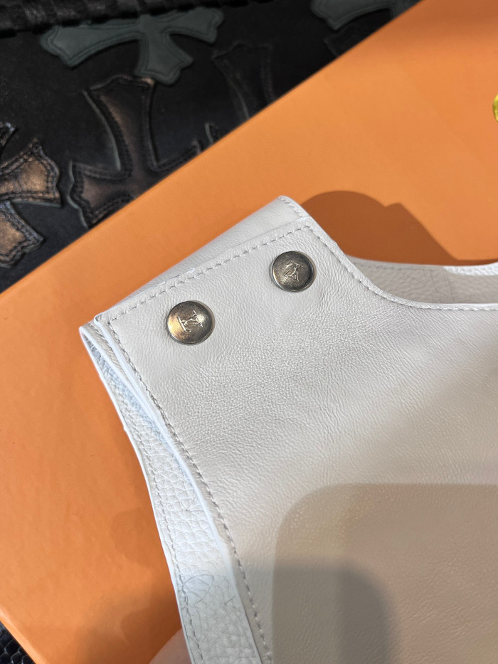 Louis Vuitton Leather Printed Vest With Accessories #nigo22172