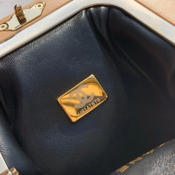 Chanel Leather Chain Diagonal Mini Bag #nigo22168