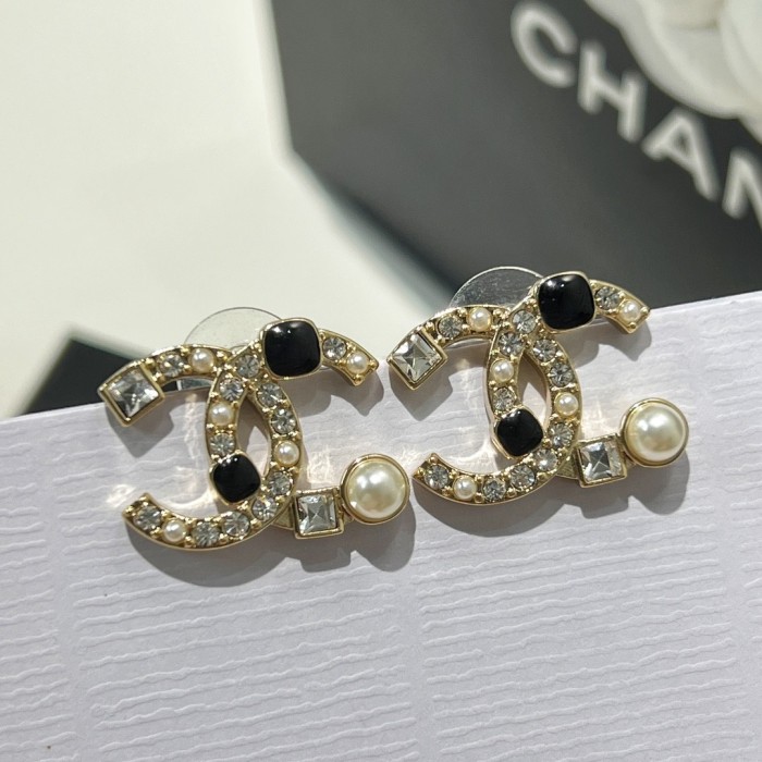 NIGO Chanel Women's Lucite Pearl Crystal Double C Gold Earrings #nigo89578