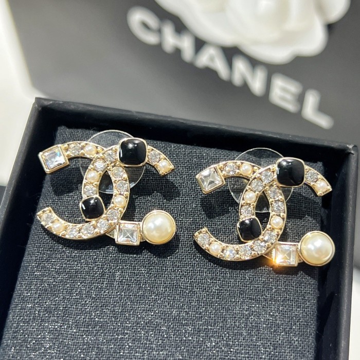 NIGO Chanel Women's Lucite Pearl Crystal Double C Gold Earrings #nigo89578