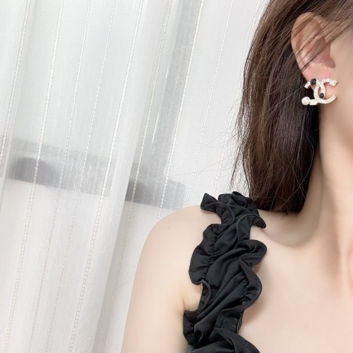NIGO Chanel Women's Lucite Pearl Crystal Double C Gold Earrings #nigo89578
