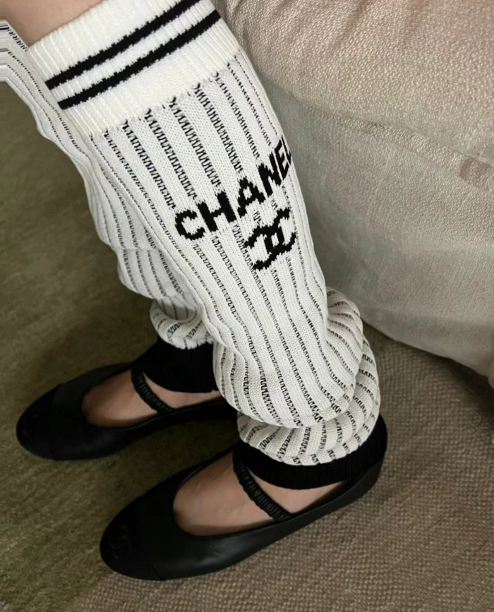NIGO Chanel Women's Black And White knitted Mid-Calf Socks #nigo97456