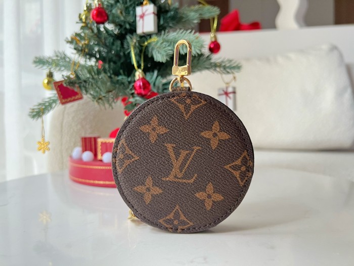 NIGO Louis Vuitton Men's Women's Mini Headset Bag Shell Bag Cartoon Keychain Hanging Jewelry Accessories #nigo98158