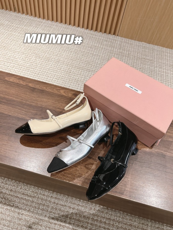 NIGO MiuMiu Women's Summer Solid Color Sheepskin Buckle Pointed Toe Flat Low Heel Shoes #nigo98371