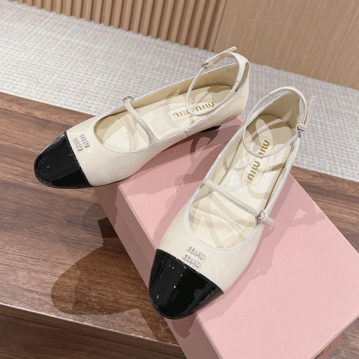 NIGO MiuMiu Women's Summer Solid Color Sheepskin Buckle Pointed Toe Flat Low Heel Shoes #nigo98371