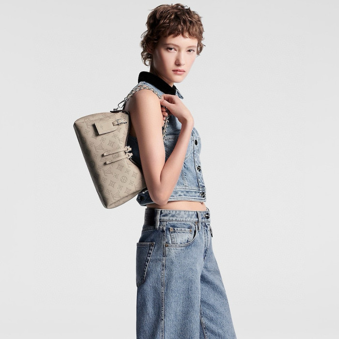NIGO Louis Vuitton Mahina Hand It All Women's Solid Colour Hollow Logo Print Detachable Adjustable Shoulder Strap Zip Closure Shoulder Crossbody Bag Bags #nigo99219