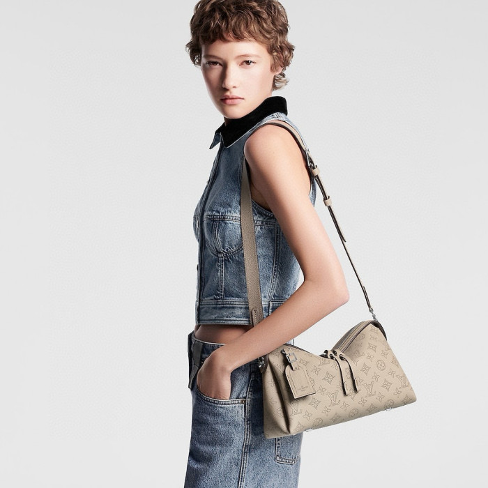 NIGO Louis Vuitton Mahina Hand It All Women's Solid Colour Hollow Logo Print Detachable Adjustable Shoulder Strap Zip Closure Shoulder Crossbody Bag Bags #nigo99219