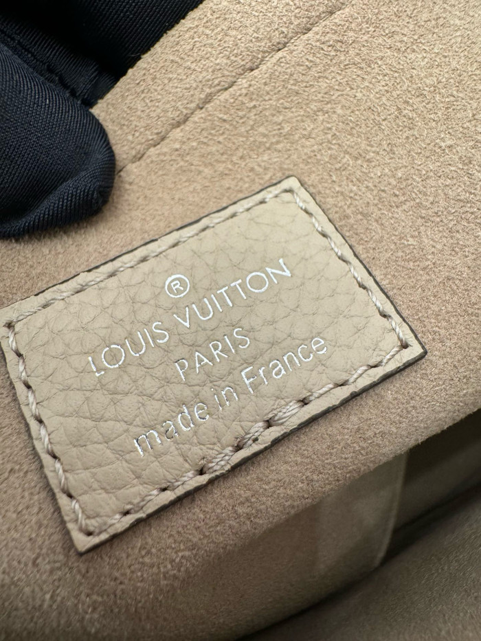NIGO Louis Vuitton Mahina Hand It All Women's Solid Colour Hollow Logo Print Detachable Adjustable Shoulder Strap Zip Closure Shoulder Crossbody Bag Bags #nigo99219