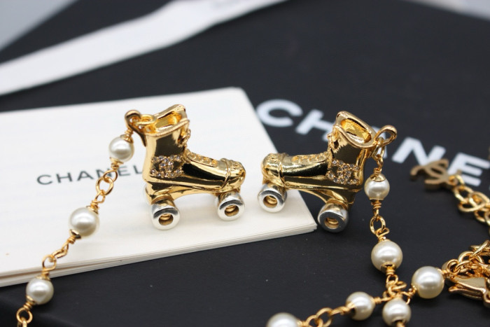 NIGO Chanel Women's Roller Skate Pendant Pearl Necklace Jewelry #nigo99253