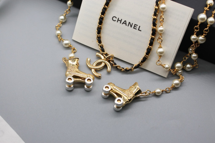 NIGO Chanel Women's Roller Skate Pendant Pearl Necklace Jewelry #nigo99253