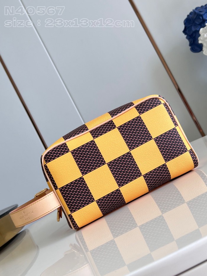 NIGO Locker Dopp Kit Louis Vuitton Women's Adjustable Shoulder Strap Checkerboard Design Zipper Closure Leather Handbag Bag Bags #nigo99756