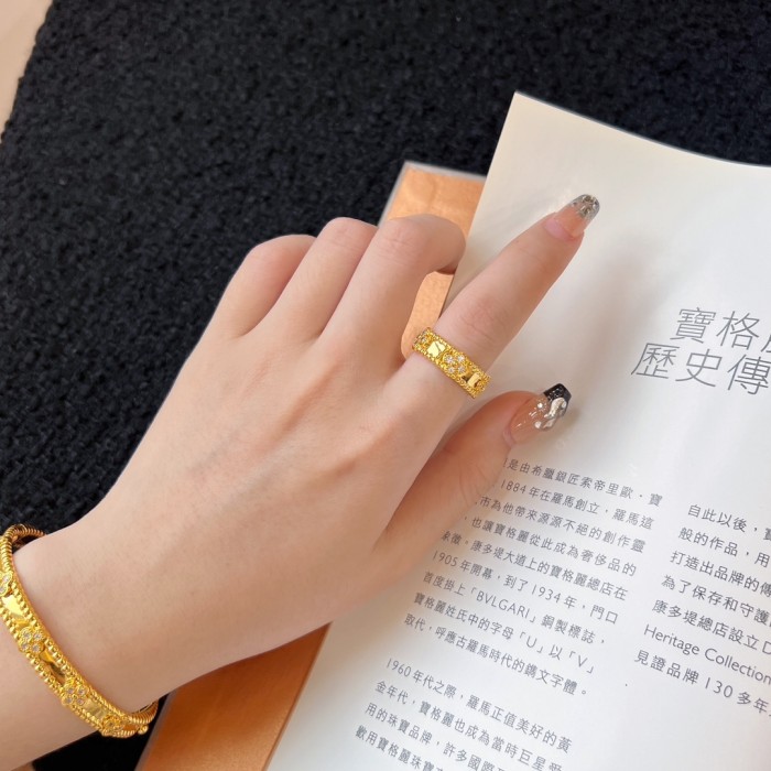 NIGO Van Cleef&Arpels Women's And Men's Four Leaf Clover Set Diamond Rings Luxurious Fashionable And Elegant Jewelry Accessories Ngvp #nigo8397