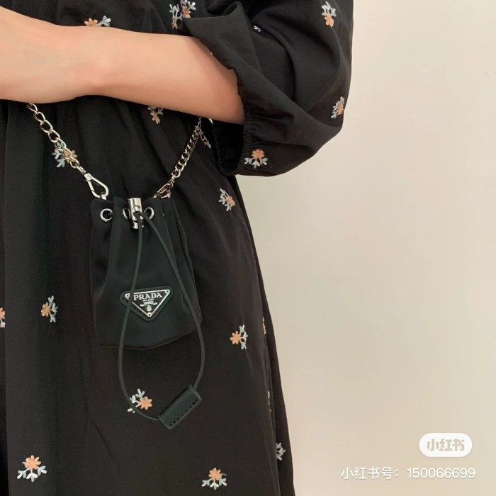 NIGO Prada Men Women Fashion Logo Chain Drawstring Coin Purse Casual Mini Crossbody Bag Ngvp #nigo8599