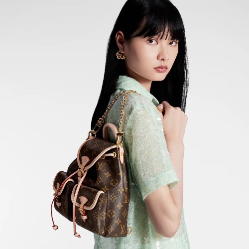 NIGO Louis Vuitton Logo Chain Backpack With Multiple Pockets Fashionable And Casual Leather Bag  Bags #nigo71292
